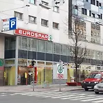 Beautiful Apartment Near The Centre